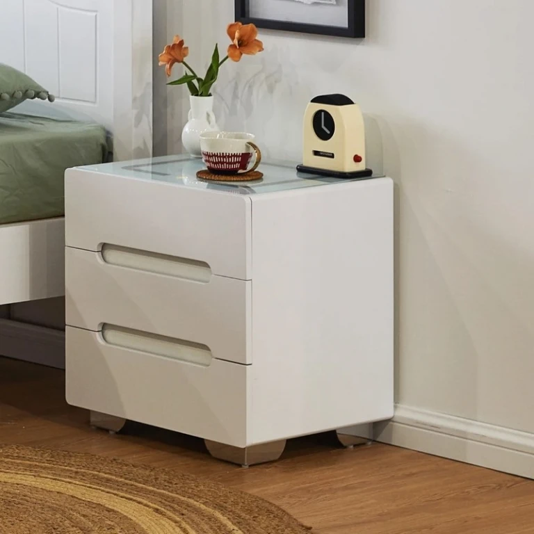 Noptieră smart multifuncțională - Rebeca 3 sertare sticlă albă securizată, încărcare wireless, USB, iluminare LED-uri cu Touch temperatură reglabilă Noptieră smart multifuncțională - Rebeca 3 sertare sticlă albă securizată, încărcare wireless, USB, iluminare LED-uri cu Touch temperatură reglabilă