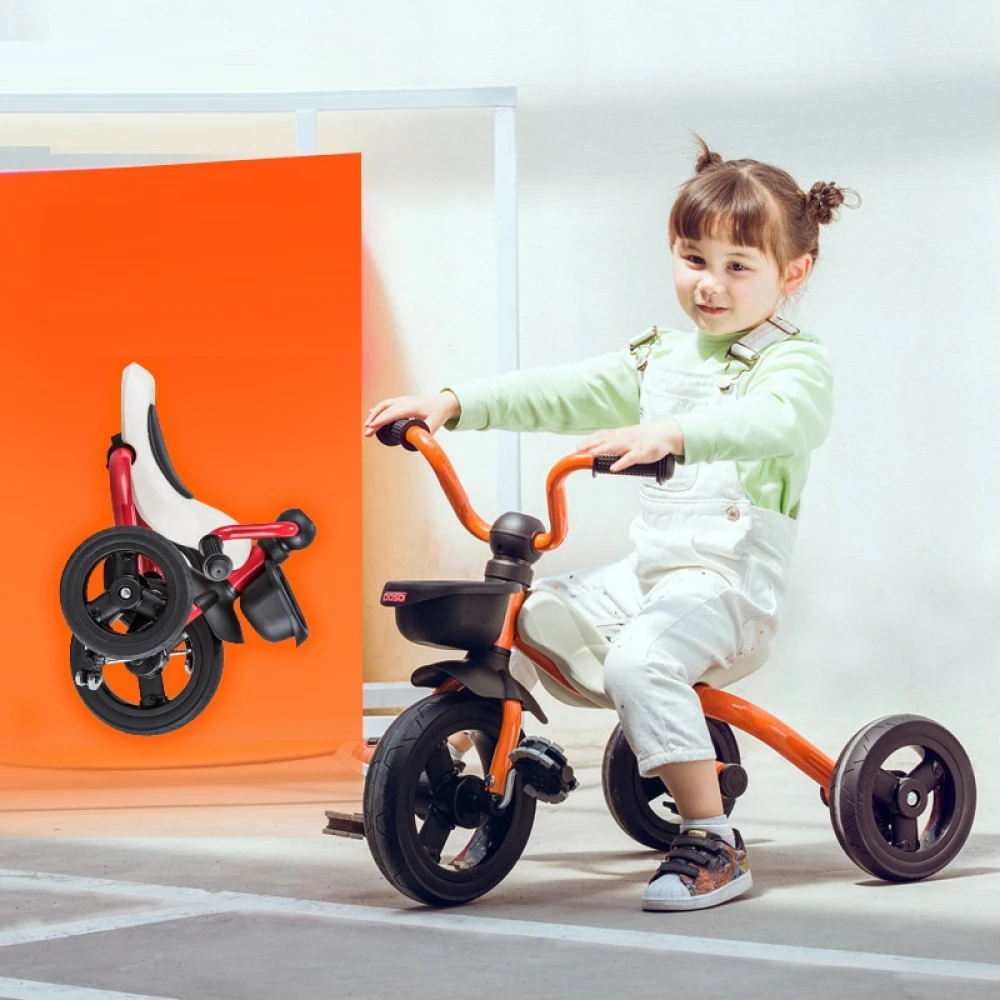 Bicicletă pentru copii cu trei roți / Tricicletă pliabilă cu pedale, scaun ergonomic și coșuleț de depozitare Bicicletă pentru copii cu trei roți / Tricicletă pliabilă cu pedale, scaun ergonomic și coșuleț de depozitare
